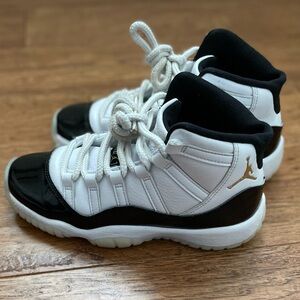 Bundle Jordan 11 & 13 size 4y